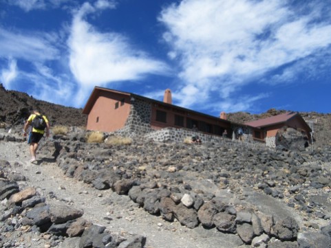 Refugio de Altavista (3270 m)