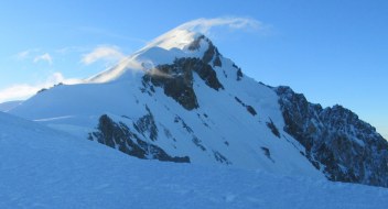 Zelo močan veter na vrhu Mont Blanca